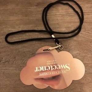 Sweetener Tour Pass
